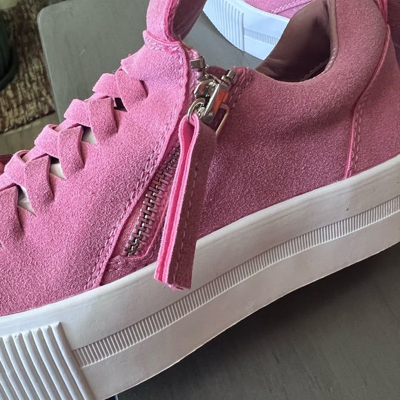 Cute to the Core Womens pink platform sneakers - Picture 6 of 7